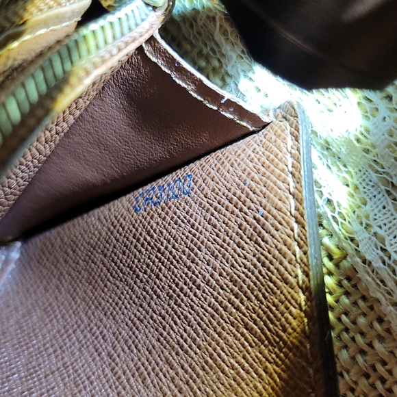 Louis Vuitton Medium Monogram wallet with card case (1) - Picture 16 of 17